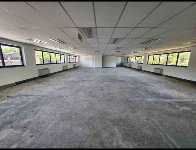 683M² OFFICE TO LET IN RANDJESPARK